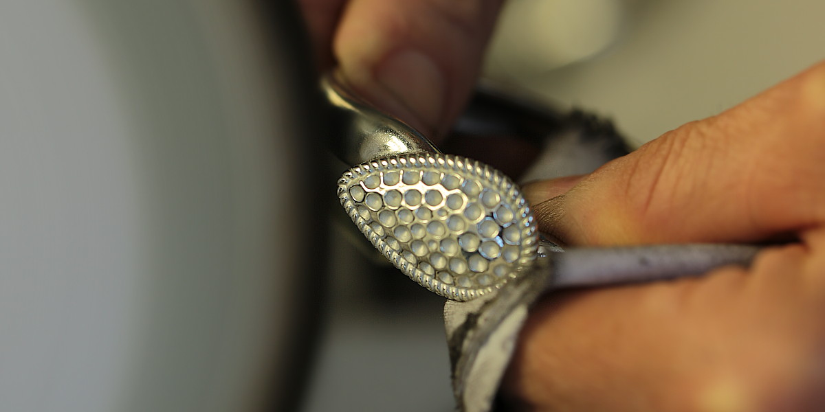 Carteggiatura e pulimentatura