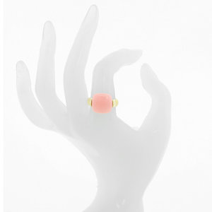 GLORIA - GLORIA is a simple and delicate ring, composed by light gold and a lovely pink resin.

Size from 9 to 25. - A.Z. Bigiotterie