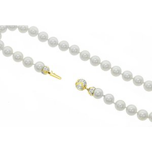 STEFY - STEFY is an elegant and essential choker composed by one round of pearls and a particular and refined crystal ball closing in gold and rodhium plated. - A.Z. Bigiotterie