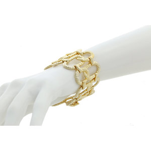GIUDITTA - GIUDITTA is a bracelet made of light gold which embodies the perfect combination between elegance and personality. - A.Z. Bigiotterie