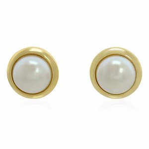 ELLA - ELLA is an earring that every woman should own, classic elegant and always charming. It's made with light gold and pearl. - A.Z. Bigiotterie