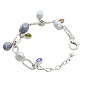 CHARMING CHARM - CHARMING CHARM è un bracciale dal modello fresco e affascinante, adatto a tutte le età! 
È realizzato in rodio con strass tanzanite, vintage rose, olivine e perle grigio chiaro e grigio scuro. - A.Z. Bigiotterie